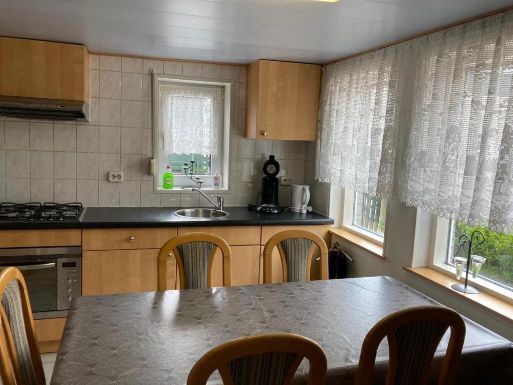 Schwone Diekhuusje - Vakantiewoning Aan De Noordzeekust Βίλα Schoondijke Εξωτερικό φωτογραφία